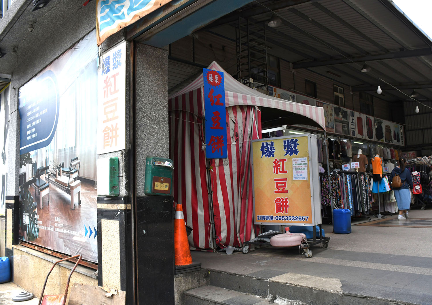 林口美食商圈隱藏版│爆漿紅豆餅│地點超隱密 - 第2張圖 林口美食商圈隱藏版│爆漿紅豆餅│地點超隱密