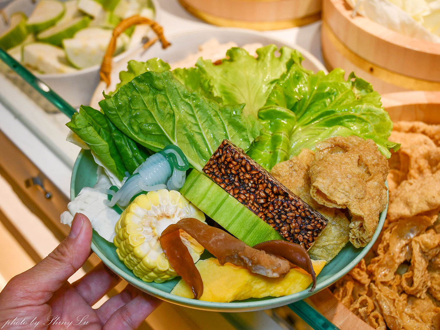 林口福容徠旅1F《饗樂鍋》蔬食自助吧吃到飽，林口龜山最美的火鍋店