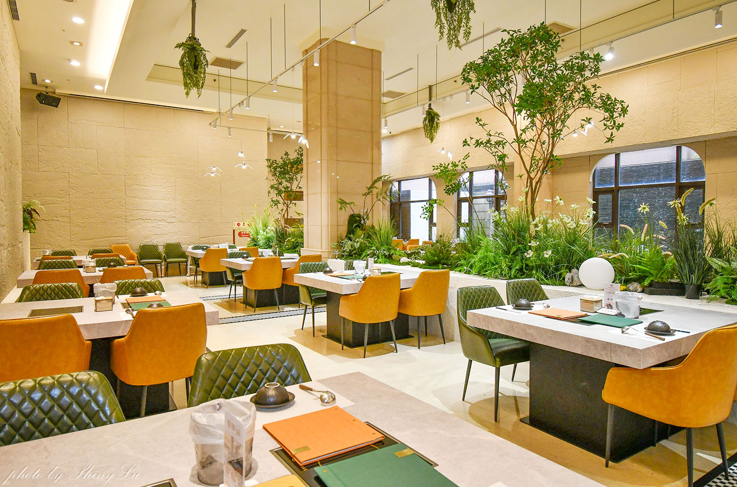 林口福容徠旅1F《饗樂鍋》蔬食自助吧吃到飽，林口龜山最美的火鍋店