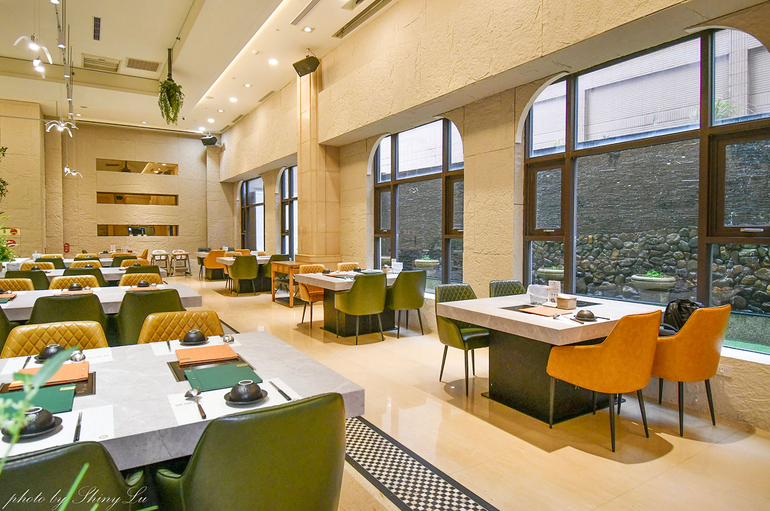 林口福容徠旅1F《饗樂鍋》蔬食自助吧吃到飽，林口龜山最美的火鍋店