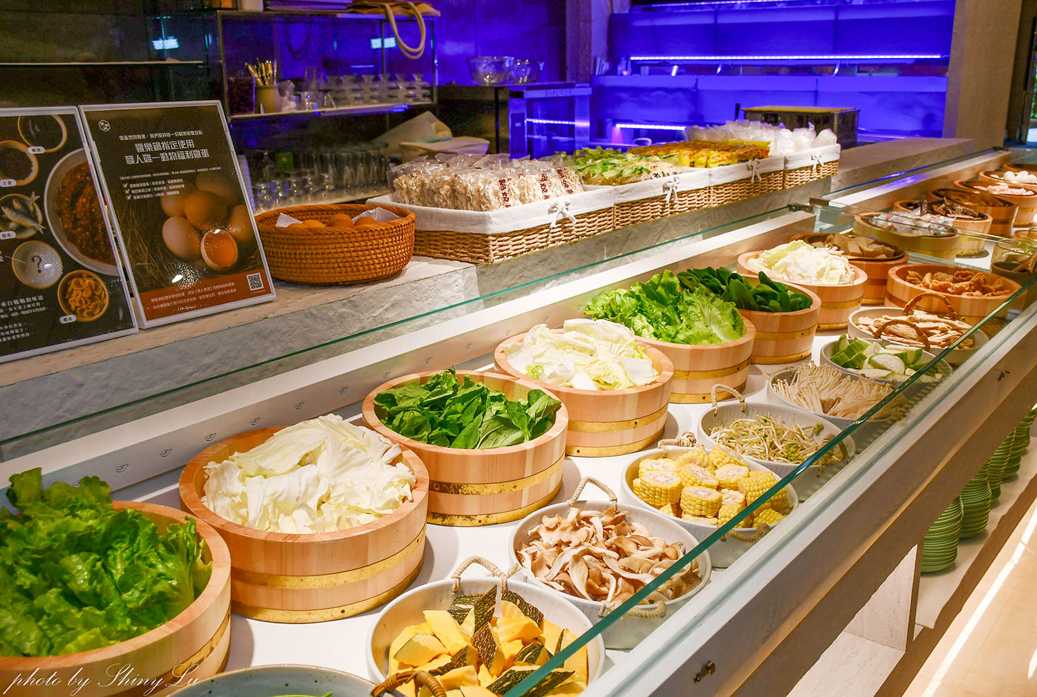 林口福容徠旅1F《饗樂鍋》蔬食自助吧吃到飽，林口龜山最美的火鍋店