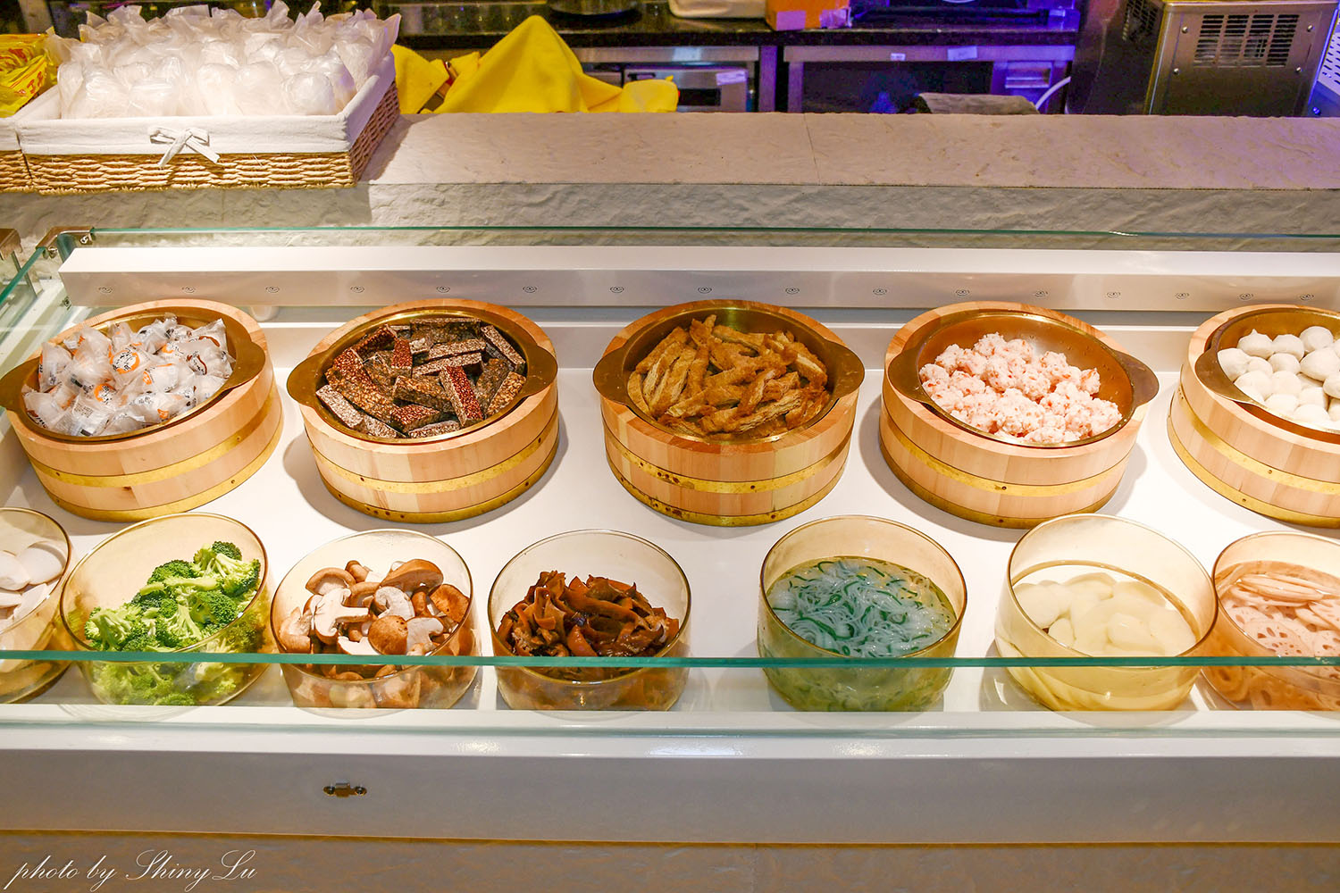 林口福容徠旅1F《饗樂鍋》蔬食自助吧吃到飽，林口龜山最美的火鍋店