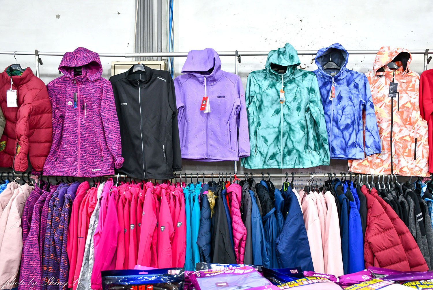 好便宜!金山機能服飾特賣,保暖衣88元,機能外套三件1000元起!風雪狼外套只要590元《艾伯特機能服飾》 - 第17張圖