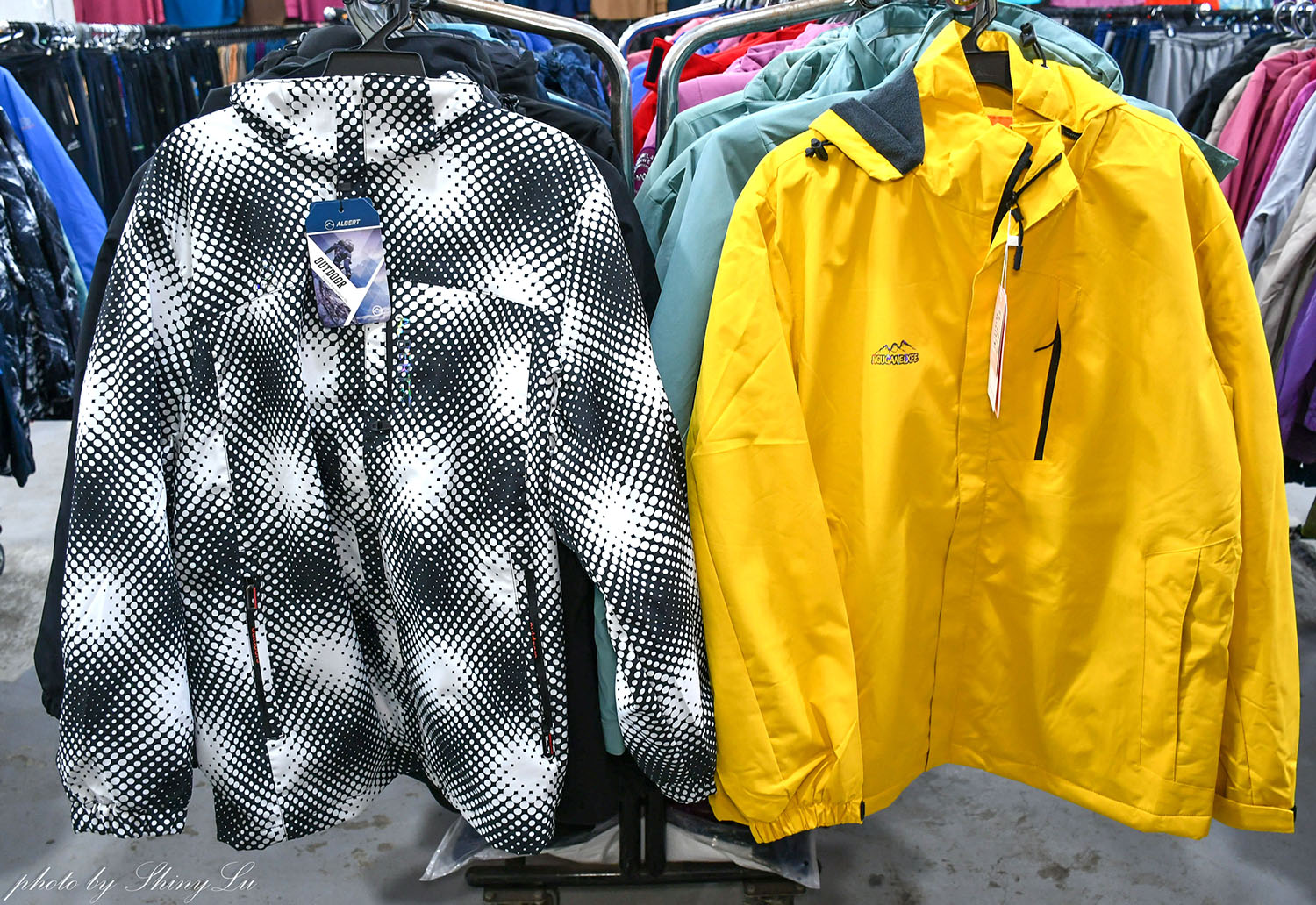 好便宜!金山機能服飾特賣,保暖衣88元,機能外套三件1000元起!風雪狼外套只要590元《艾伯特機能服飾》 - 第19張圖