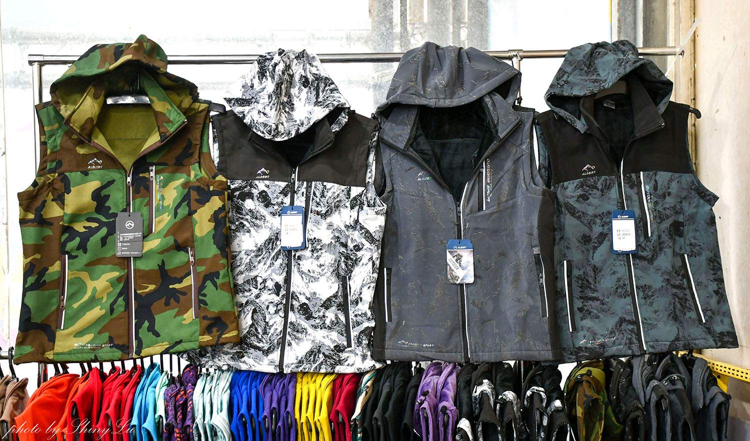 好便宜!金山機能服飾特賣,保暖衣88元,機能外套三件1000元起!風雪狼外套只要590元《艾伯特機能服飾》 - 第36張圖