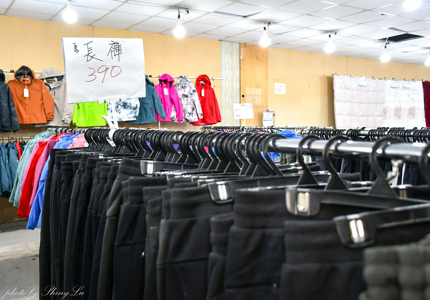 好便宜!金山機能服飾特賣,保暖衣88元,機能外套三件1000元起!風雪狼外套只要590元《艾伯特機能服飾》 - 第44張圖