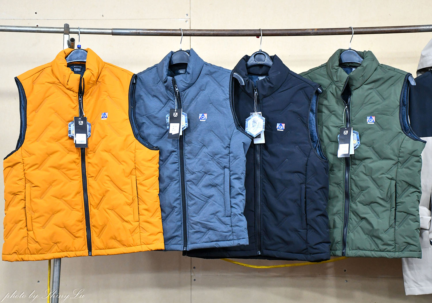 好便宜!金山機能服飾特賣,保暖衣88元,機能外套三件1000元起!風雪狼外套只要590元《艾伯特機能服飾》 - 第46張圖