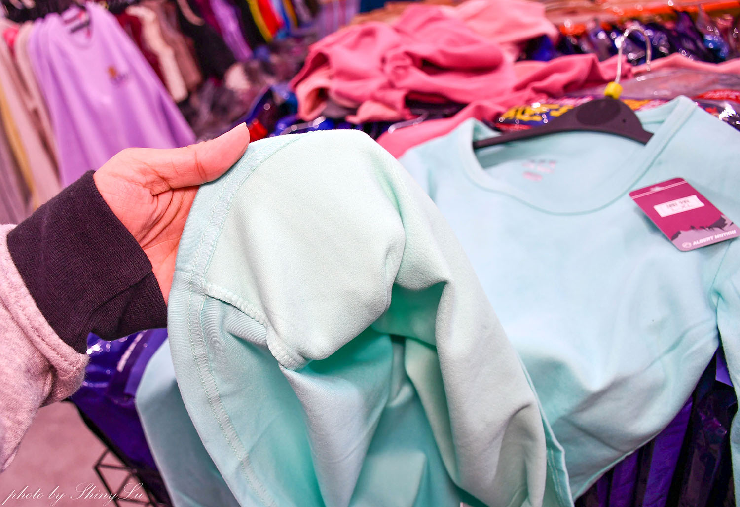 好便宜!金山機能服飾特賣,保暖衣88元,機能外套三件1000元起!風雪狼外套只要590元《艾伯特機能服飾》 - 第10張圖