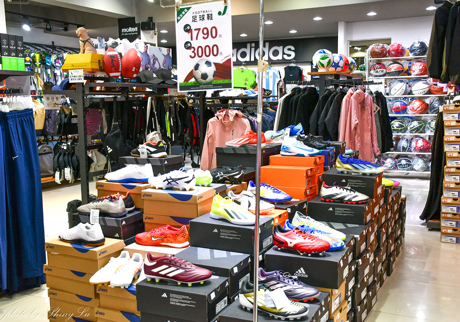 天母《詹士運動用品週年慶》足球鞋/足球釘鞋outlet出清二雙2000起 - 第14張圖