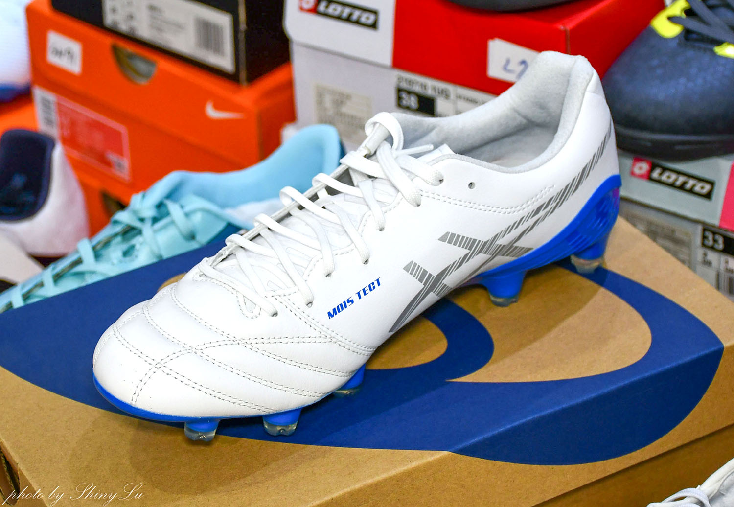 天母《詹士運動用品週年慶》足球鞋/足球釘鞋outlet出清二雙2000起 - 第15張圖