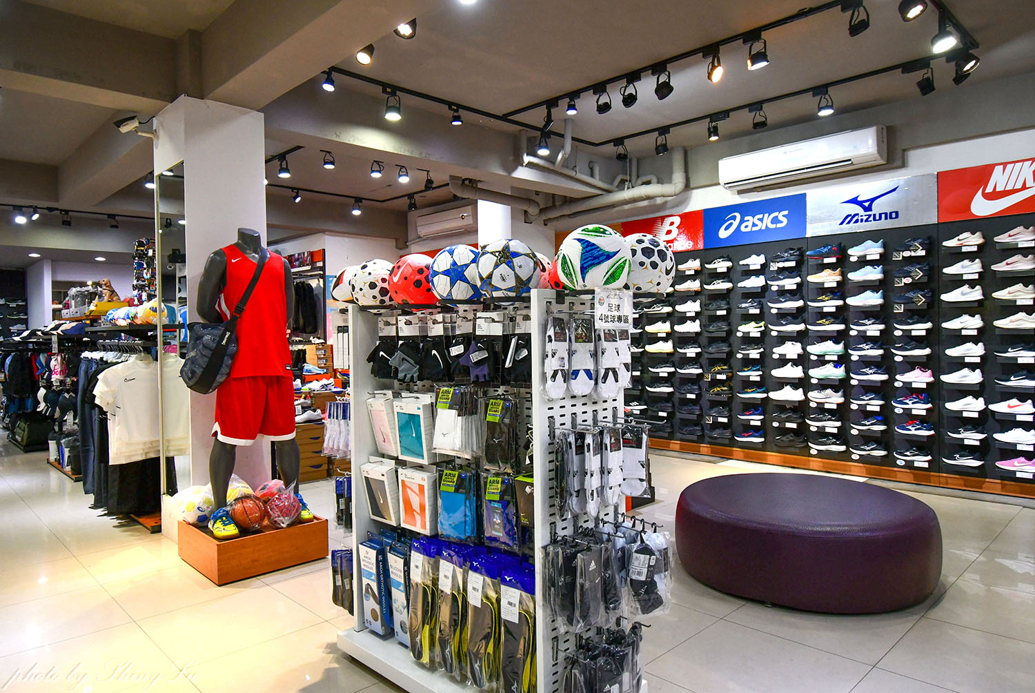 天母《詹士運動用品週年慶》足球鞋/足球釘鞋outlet出清二雙2000起 - 第4張圖