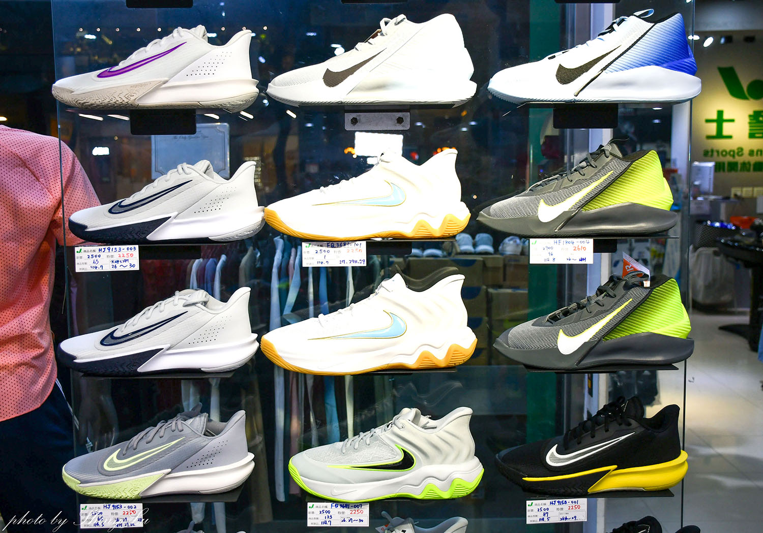 天母《詹士運動用品週年慶》足球鞋/足球釘鞋outlet出清二雙2000起 - 第31張圖