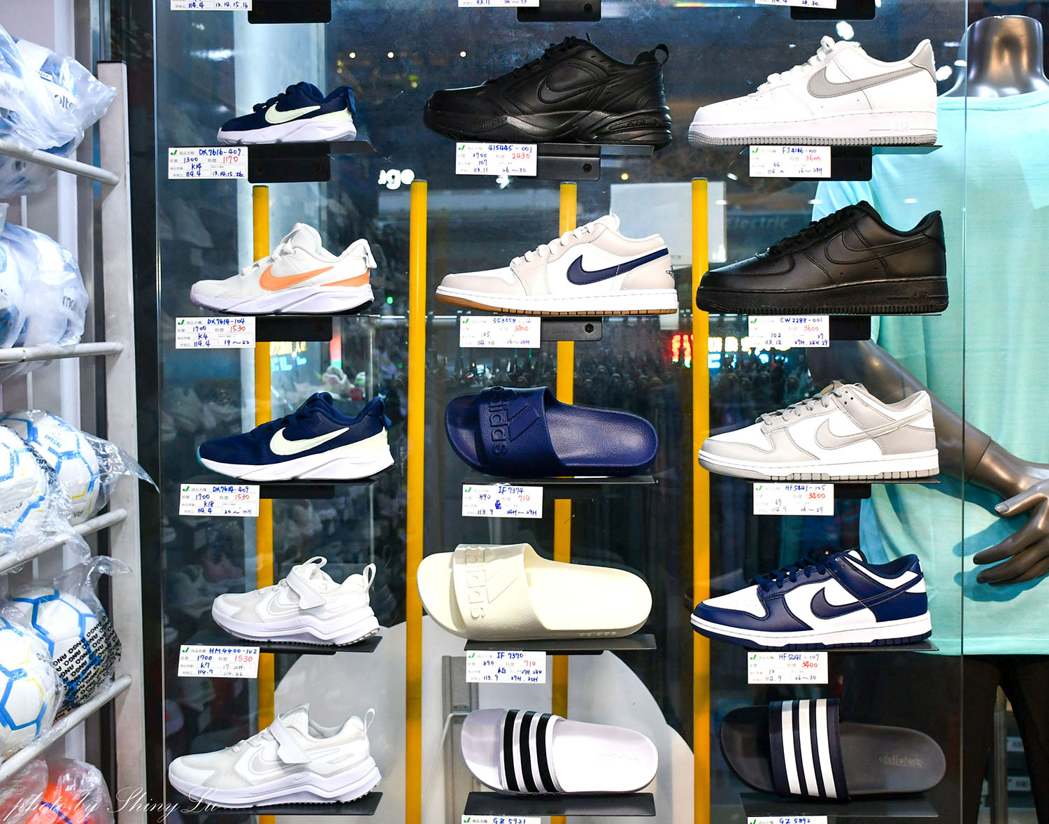 天母《詹士運動用品週年慶》足球鞋/足球釘鞋outlet出清二雙2000起 - 第32張圖