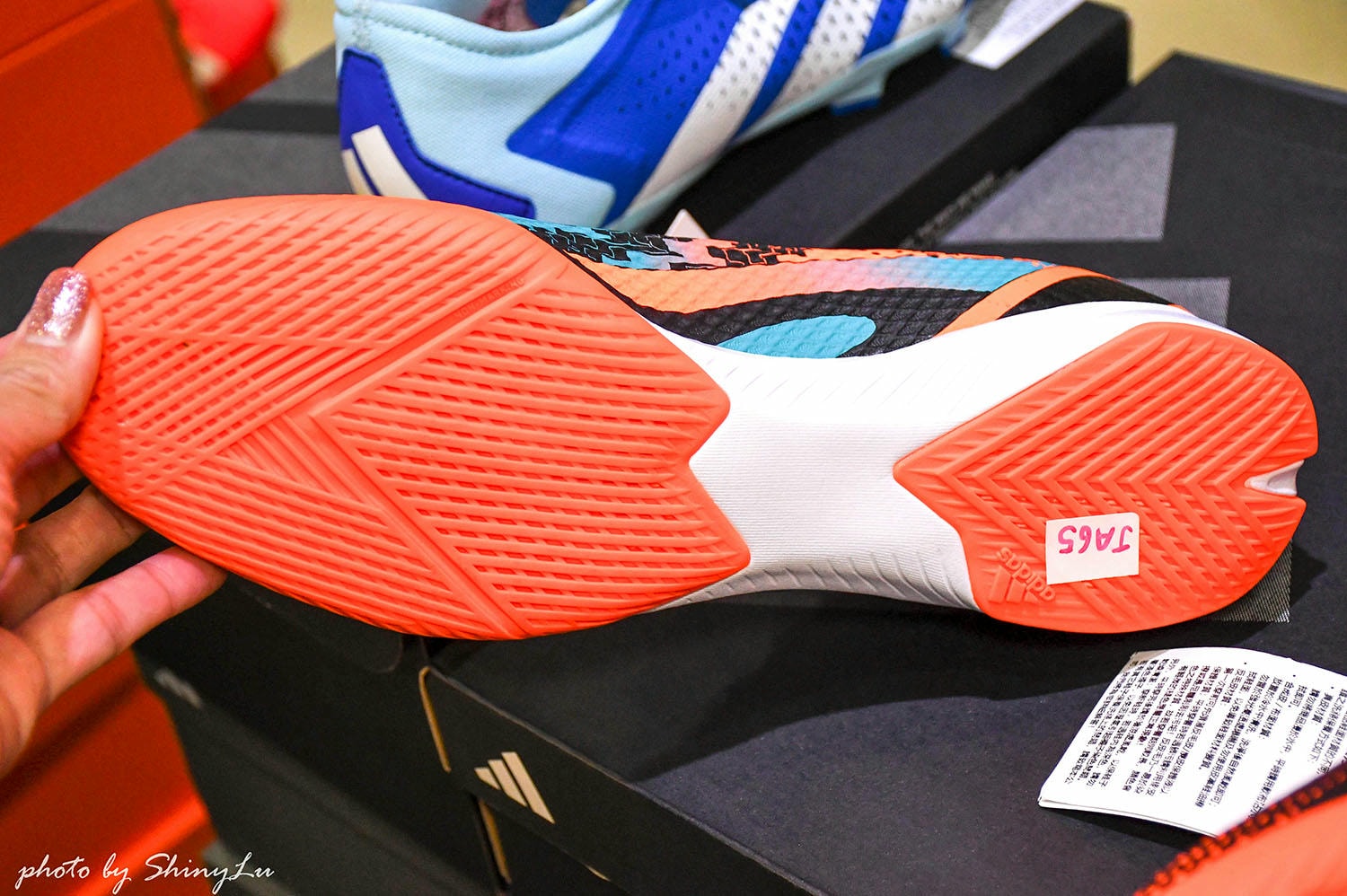 天母《詹士運動用品週年慶》足球鞋/足球釘鞋outlet出清二雙2000起 - 第5張圖