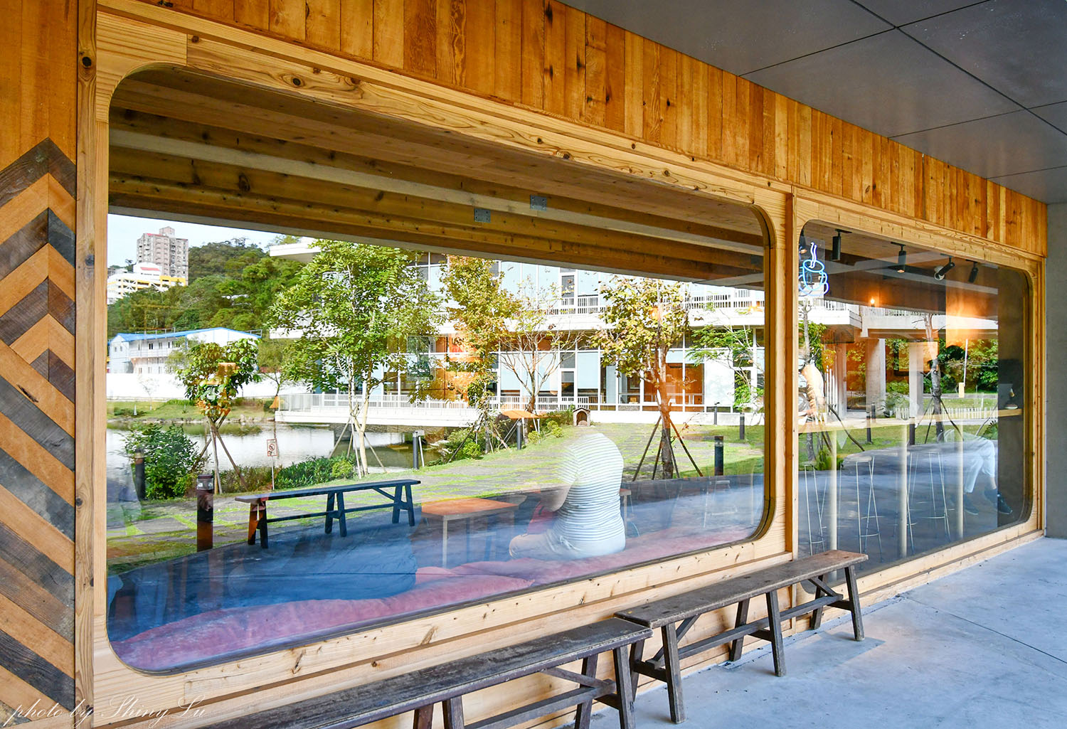 隱身在大學圖書館旁《廢墟湖村店》湖畔第一排,木柵景觀咖啡廳 - 第6張圖 隱身在大學圖書館旁《廢墟湖村店》湖畔第一排,木柵景觀咖啡廳