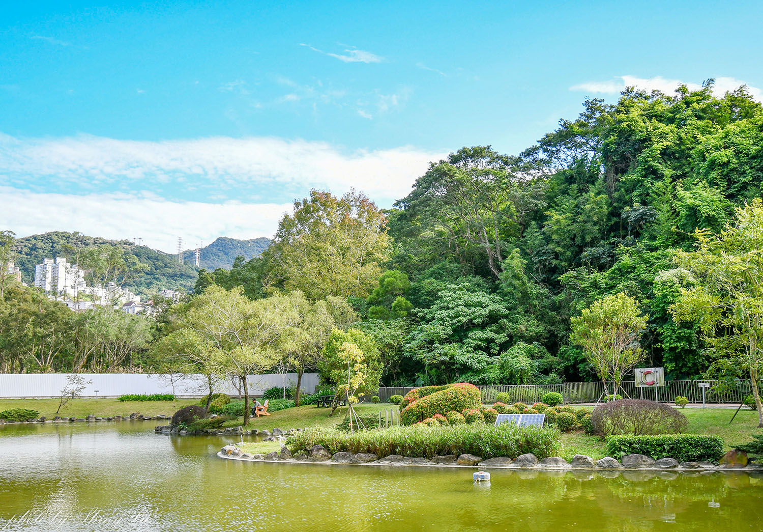 隱身在大學圖書館旁《廢墟湖村店》湖畔第一排,木柵景觀咖啡廳 - 第10張圖 隱身在大學圖書館旁《廢墟湖村店》湖畔第一排,木柵景觀咖啡廳