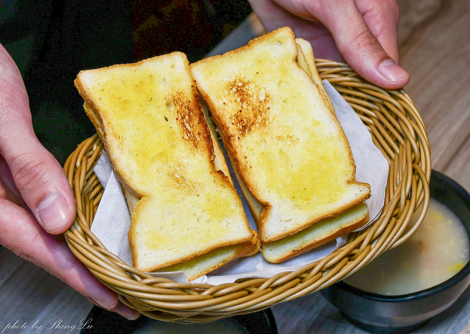 天母牛排推薦│6分熟牛排│百元就能吃到原塊肉牛排，內用可免費加麵