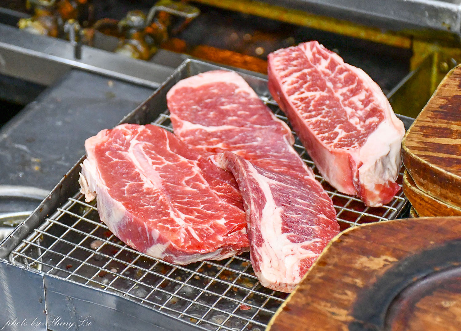 天母牛排推薦│6分熟牛排│百元就能吃到原塊肉牛排，內用可免費加麵