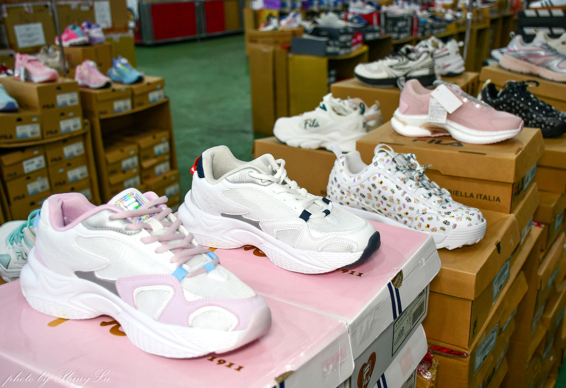 【彰化 N I K E 運動鞋特賣】運動服飾100元起🔥童鞋990元🔥F I L A第二雙十元(王子運動用品特賣) - 第12張圖 【彰化 N I K E 運動鞋特賣】運動服飾100元起🔥童鞋990元🔥F I L A第二雙十元(王子運動用品特賣)