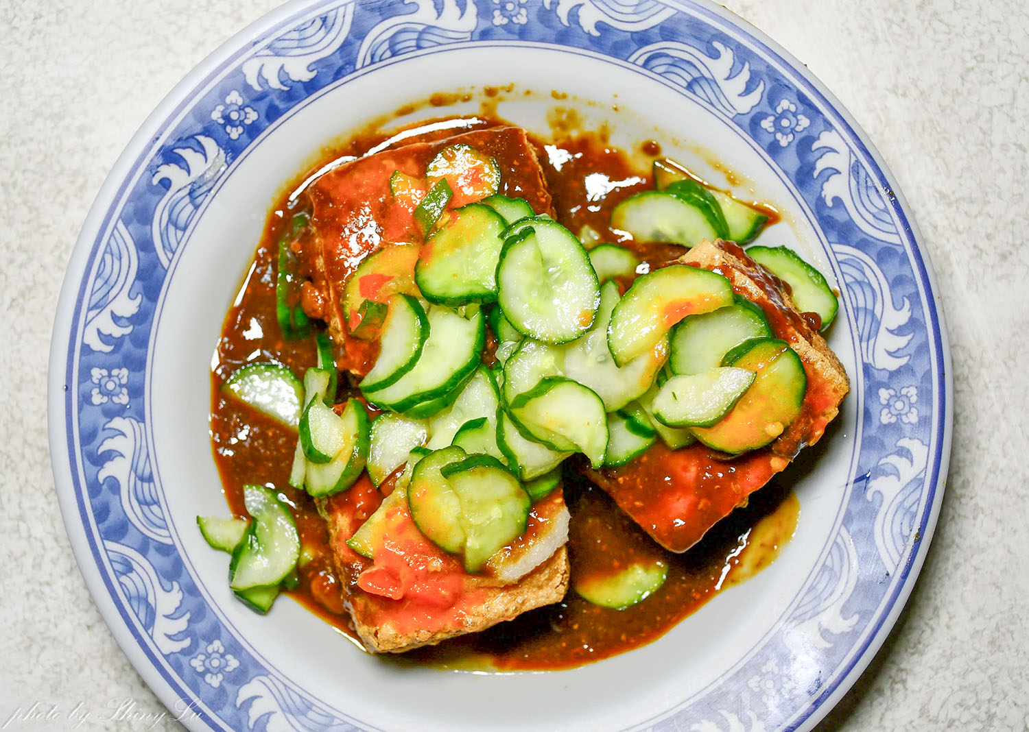 員林小吃推薦│舊電信局臭豆腐│特調醬汁加小黃瓜片超好吃