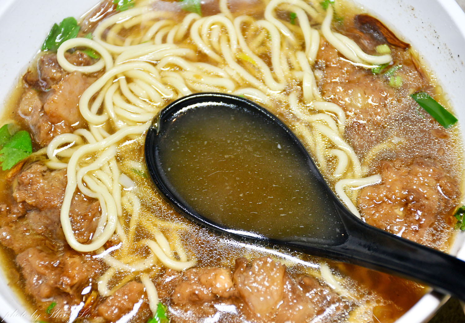 魚滿堂豐原排骨麵，湯頭古早味超大份，彰化員林美食30年老店