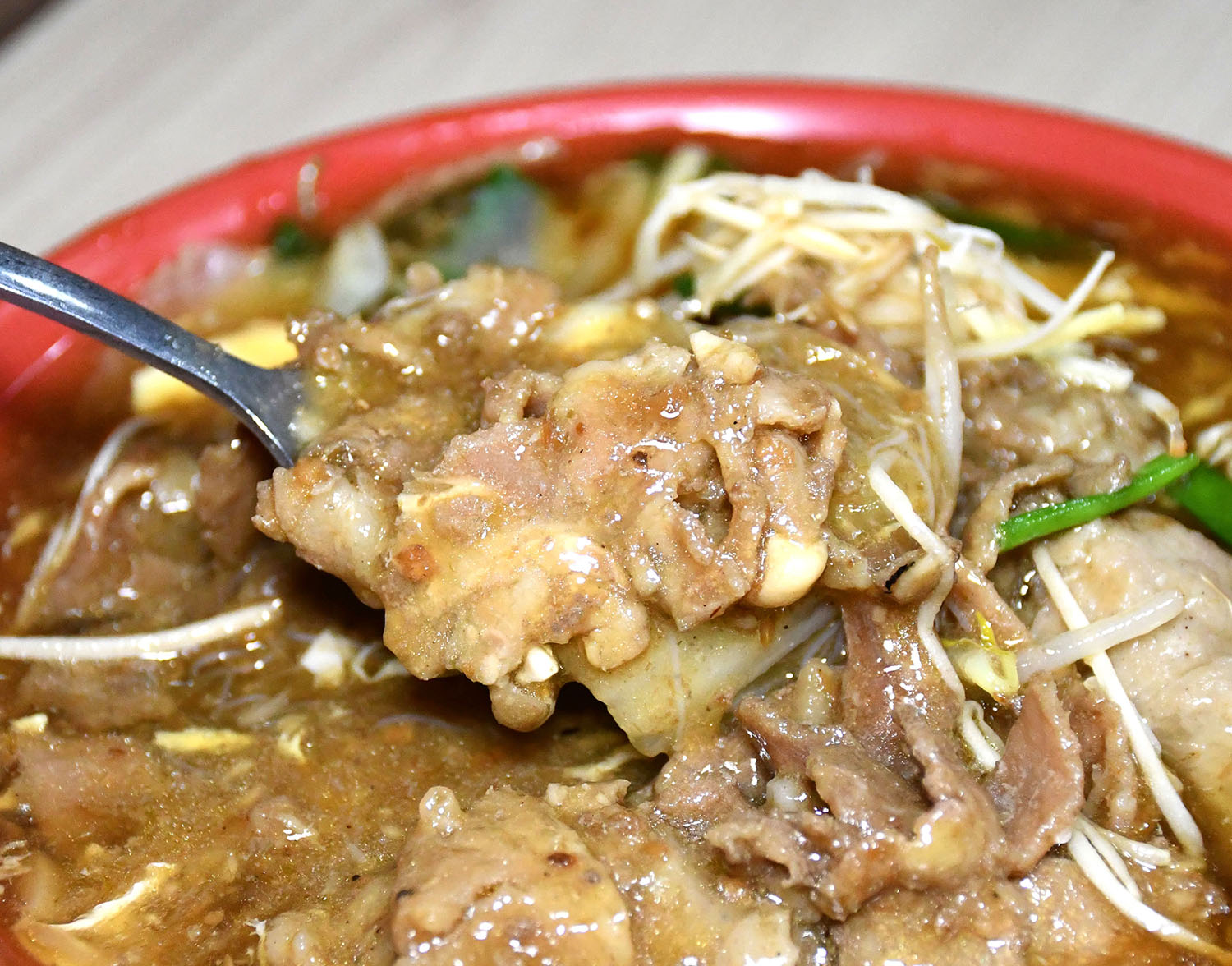 太祖魷魚羊肉焿-長庚店，一碗80元超大碗，加辣更好吃