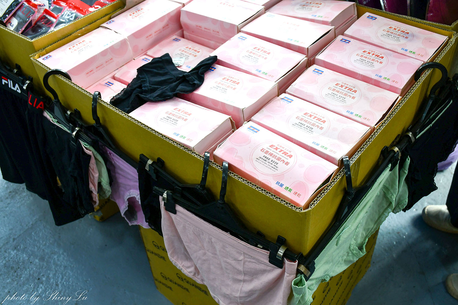 桃園中壢【KANGOL服飾買五送一】同場還有機能服飾保暖衣88元，外套399元起