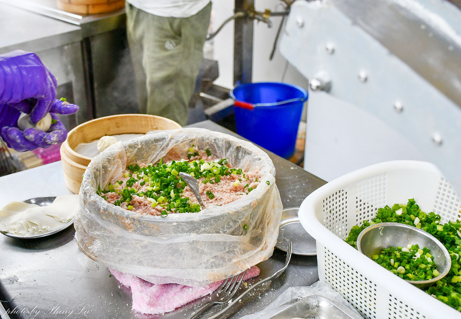 從早上吃到宵夜│御冠園鮮肉湯包專賣店│高人氣的中原夜市小吃