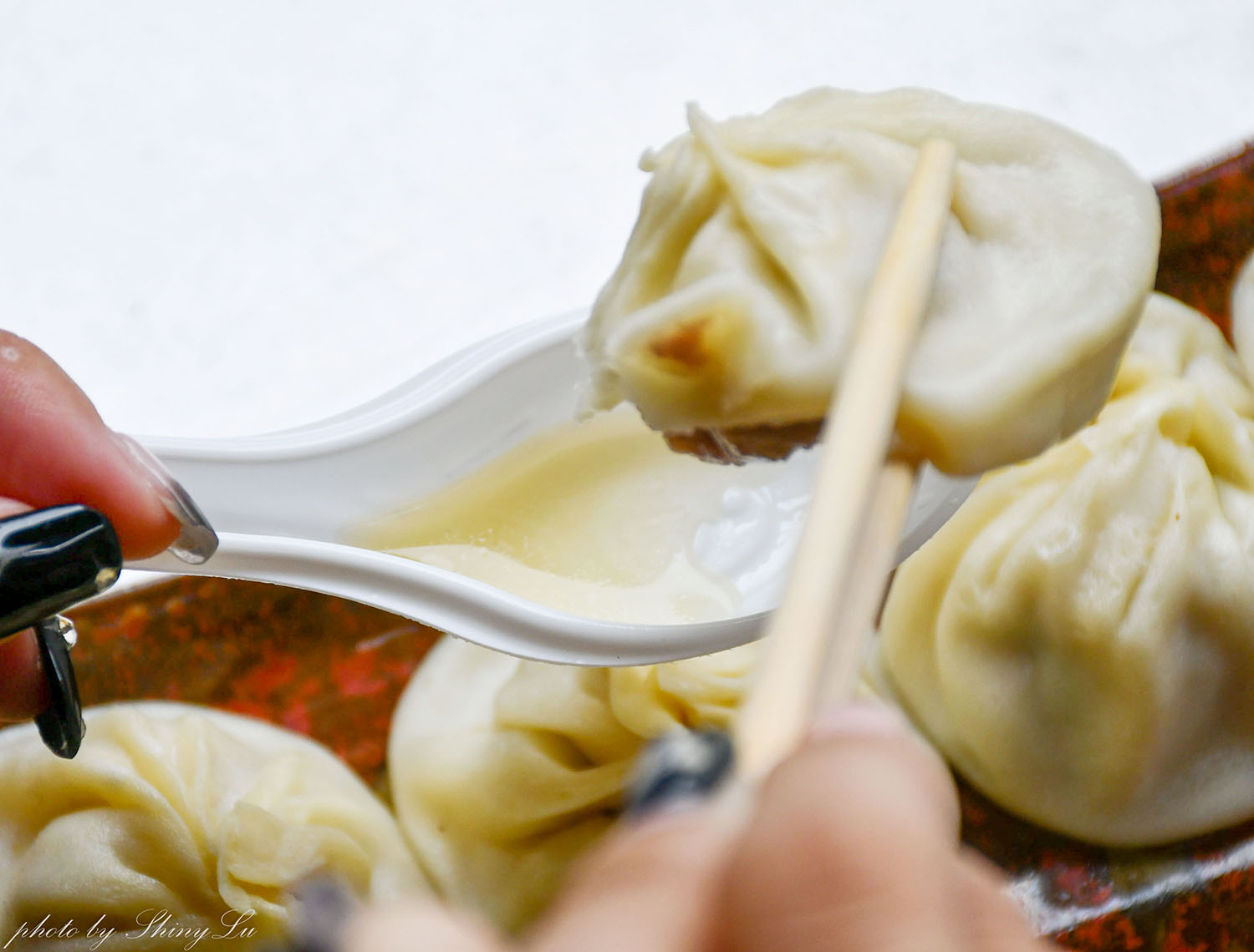 從早上吃到宵夜│御冠園鮮肉湯包專賣店│高人氣的中原夜市小吃