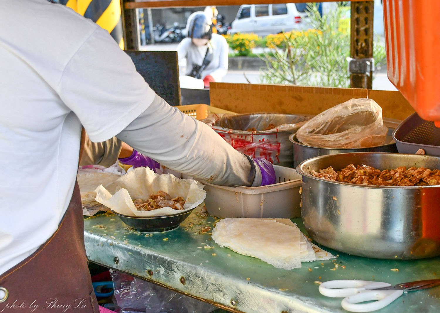 香港煎包(青埔總店)超人氣發財車，方型煎包超厚實，桃園青埔排隊小吃