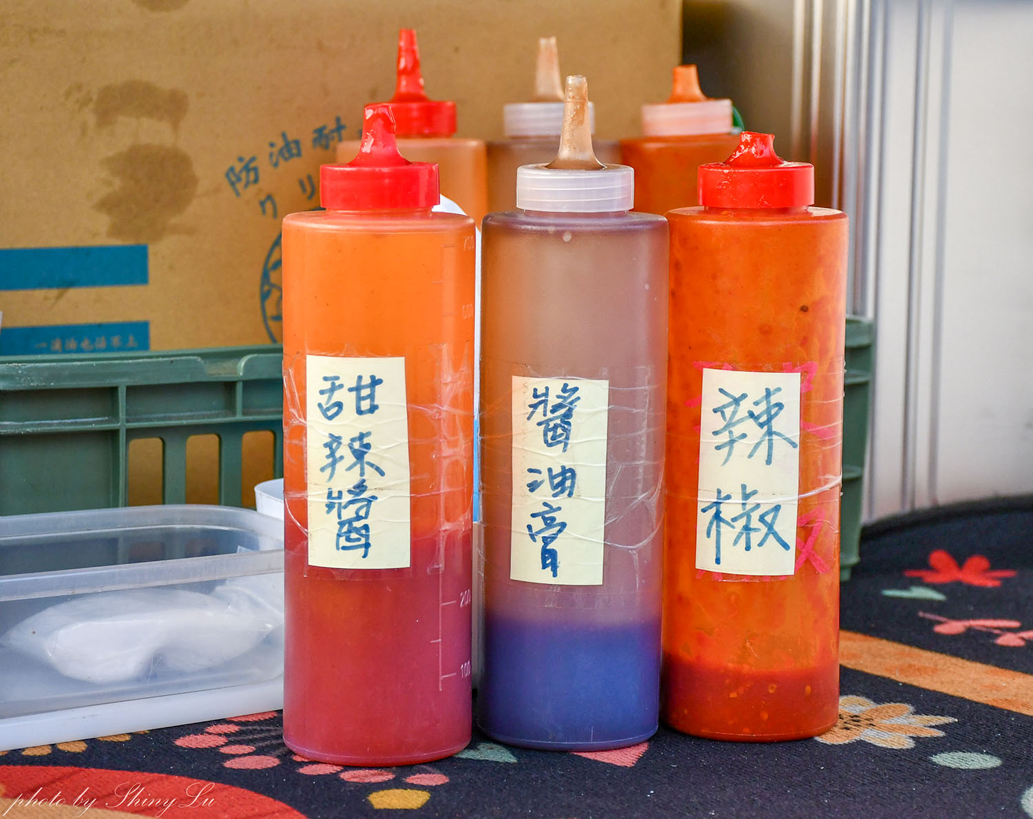 香港煎包(青埔總店)超人氣發財車，方型煎包超厚實，桃園青埔排隊小吃