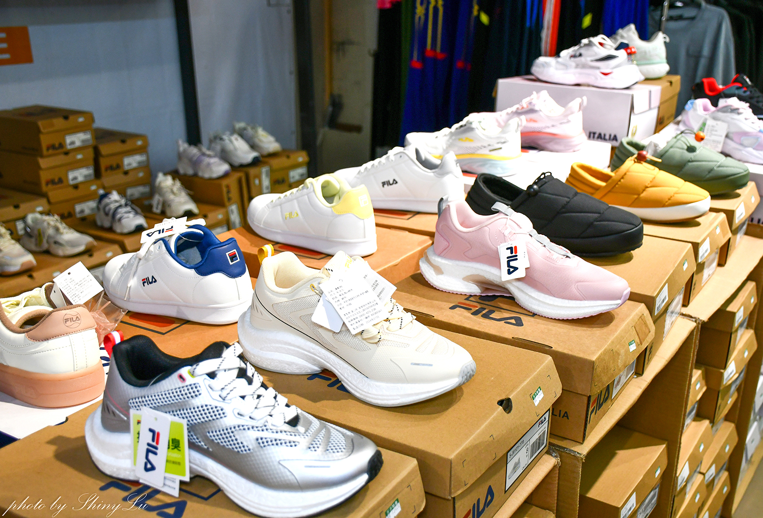 台北八德路一段【N I K E 運動鞋特賣】F I L A五折🔥MIZUNO/New Balance童鞋出清990元（可刷卡） 王子運動用品特賣