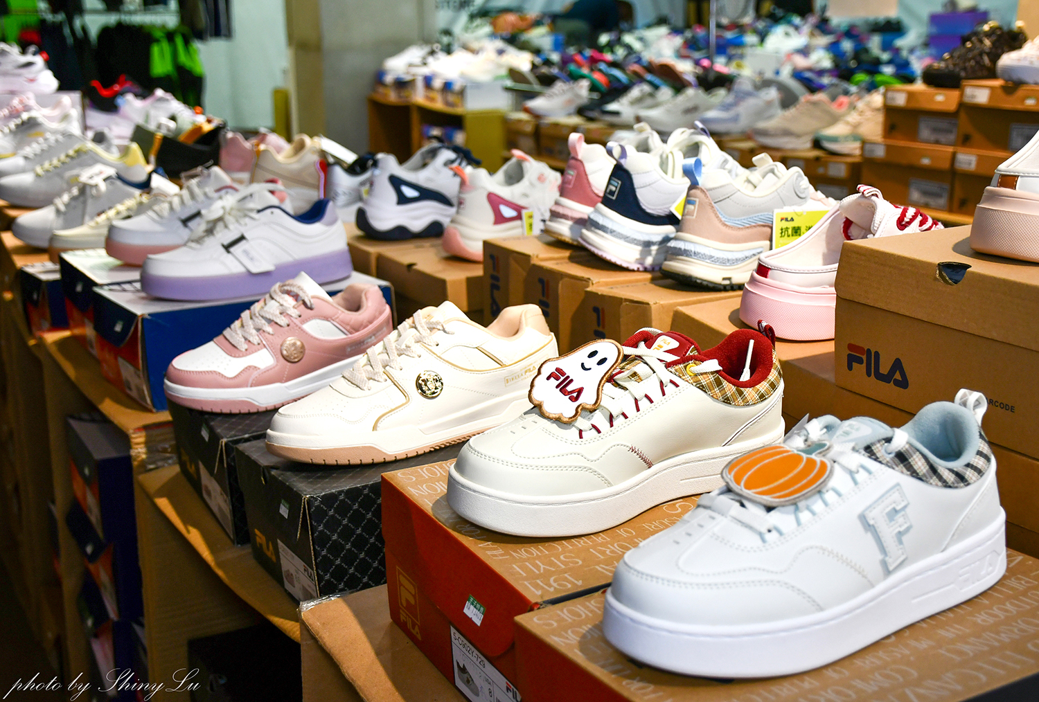 台北八德路一段【N I K E 運動鞋特賣】F I L A五折🔥MIZUNO/New Balance童鞋出清990元（可刷卡） 王子運動用品特賣