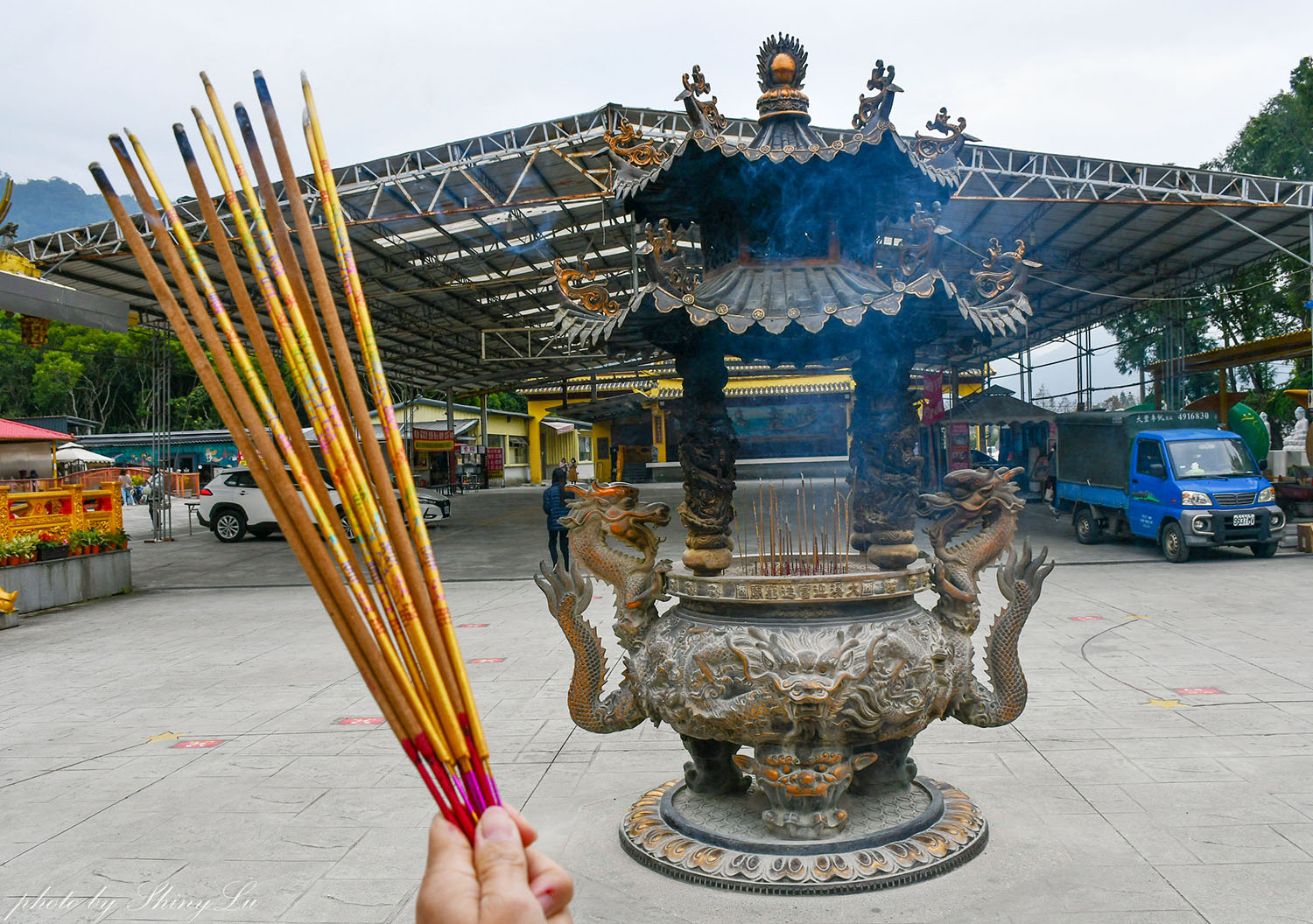 迎富送窮廟怎麼拜？送窮咒文、求發財金全功略，聖杯大道超好拍