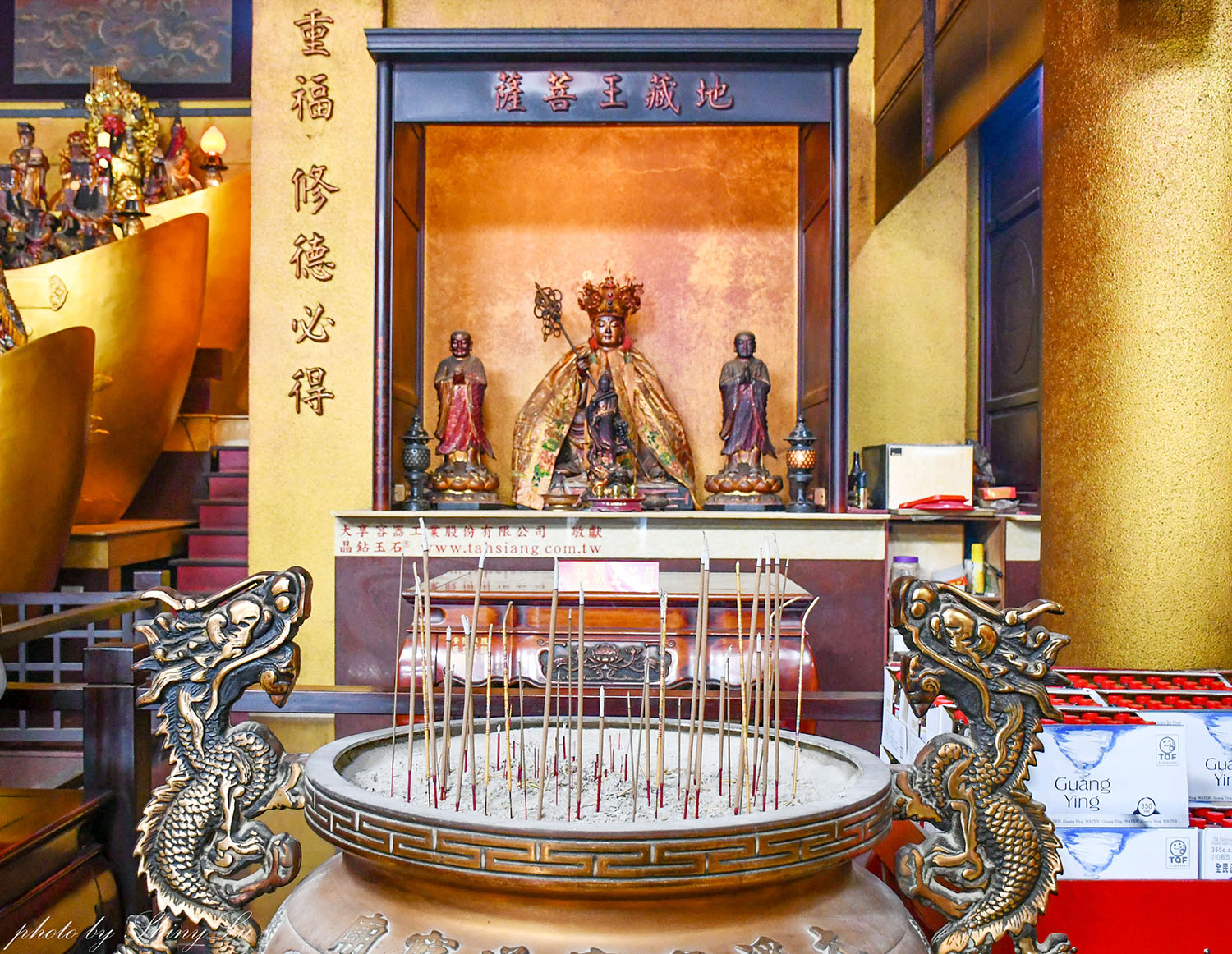 迎富送窮廟怎麼拜？送窮咒文、求發財金全功略，聖杯大道超好拍