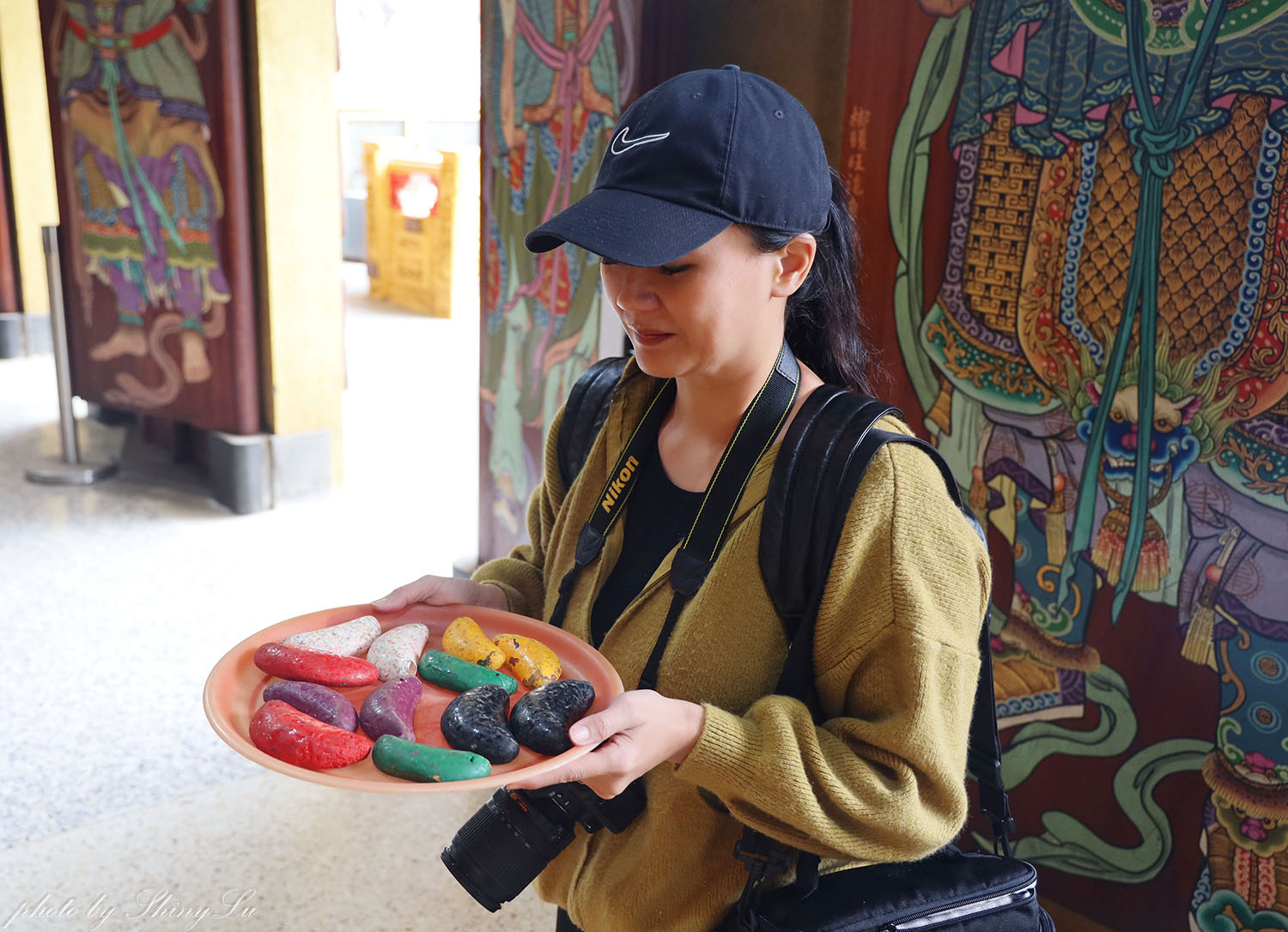 迎富送窮廟怎麼拜？送窮咒文、求發財金全功略，聖杯大道超好拍