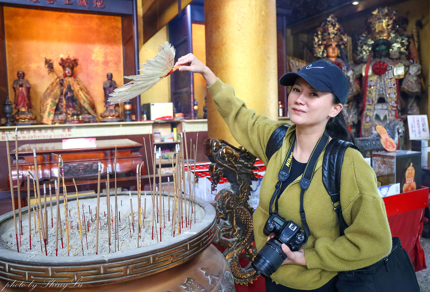 迎富送窮廟怎麼拜？送窮咒文、求發財金全功略，聖杯大道超好拍