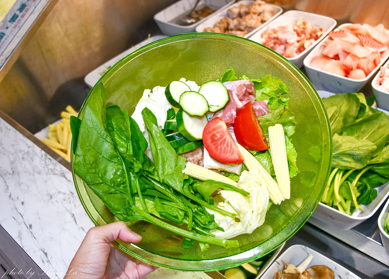 一個人也可以吃泰式！林口長庚美食《香泰迷迷》數十種配料想吃什麼自已搭配