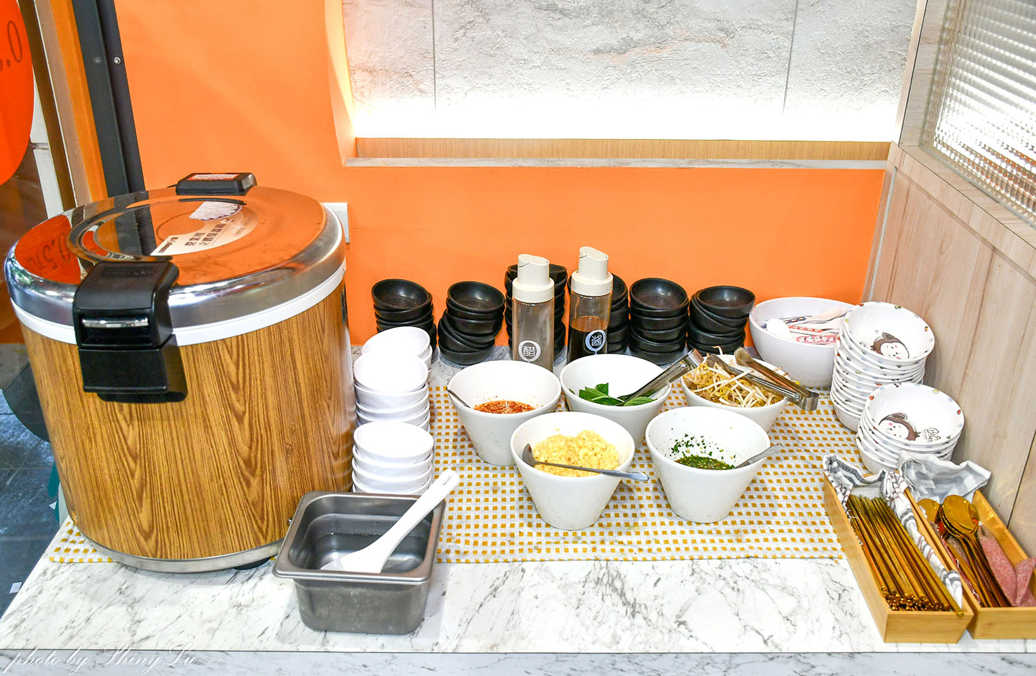 一個人也可以吃泰式！林口長庚美食《香泰迷迷》數十種配料想吃什麼自已搭配