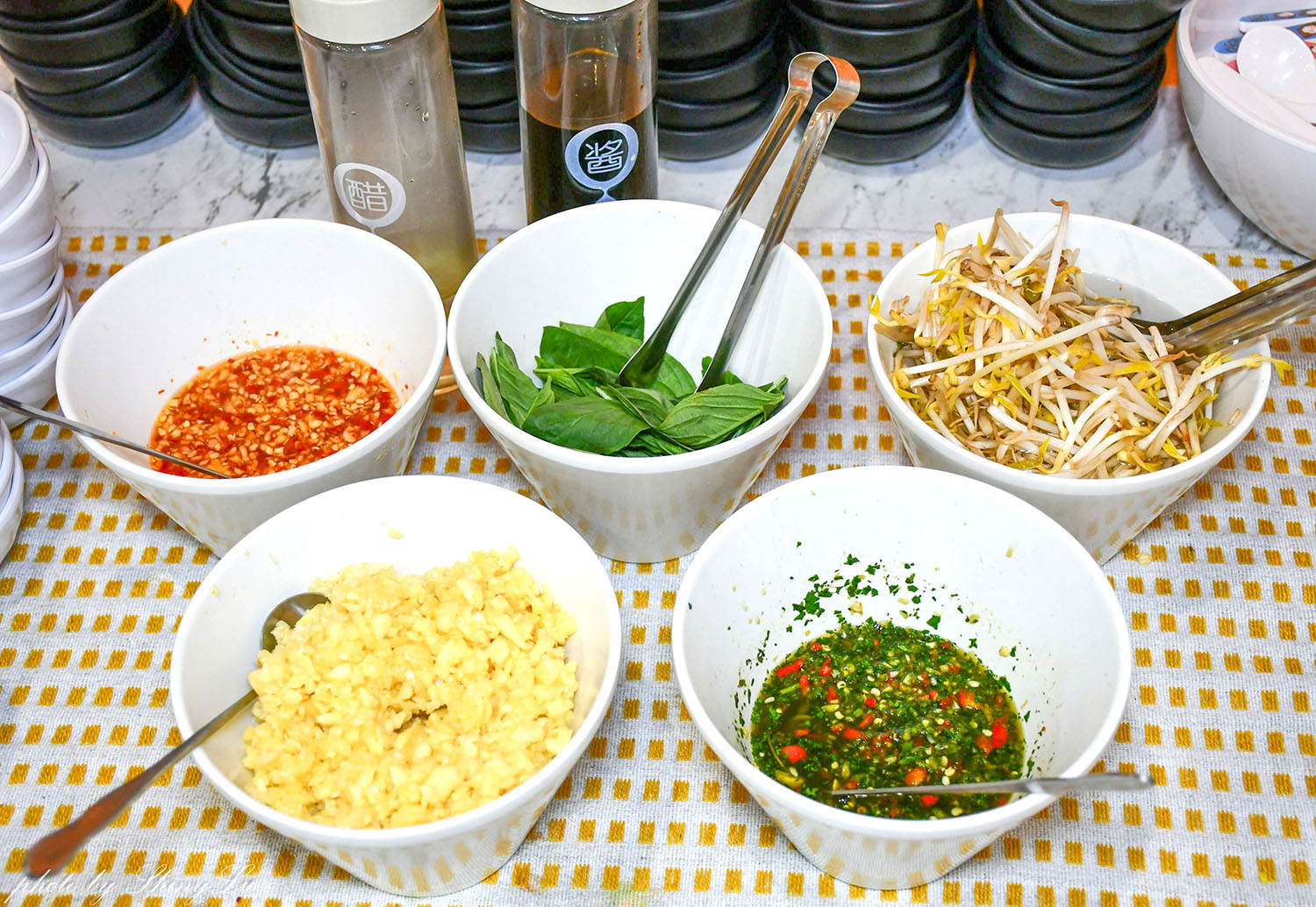 一個人也可以吃泰式！林口長庚美食《香泰迷迷》數十種配料想吃什麼自已搭配