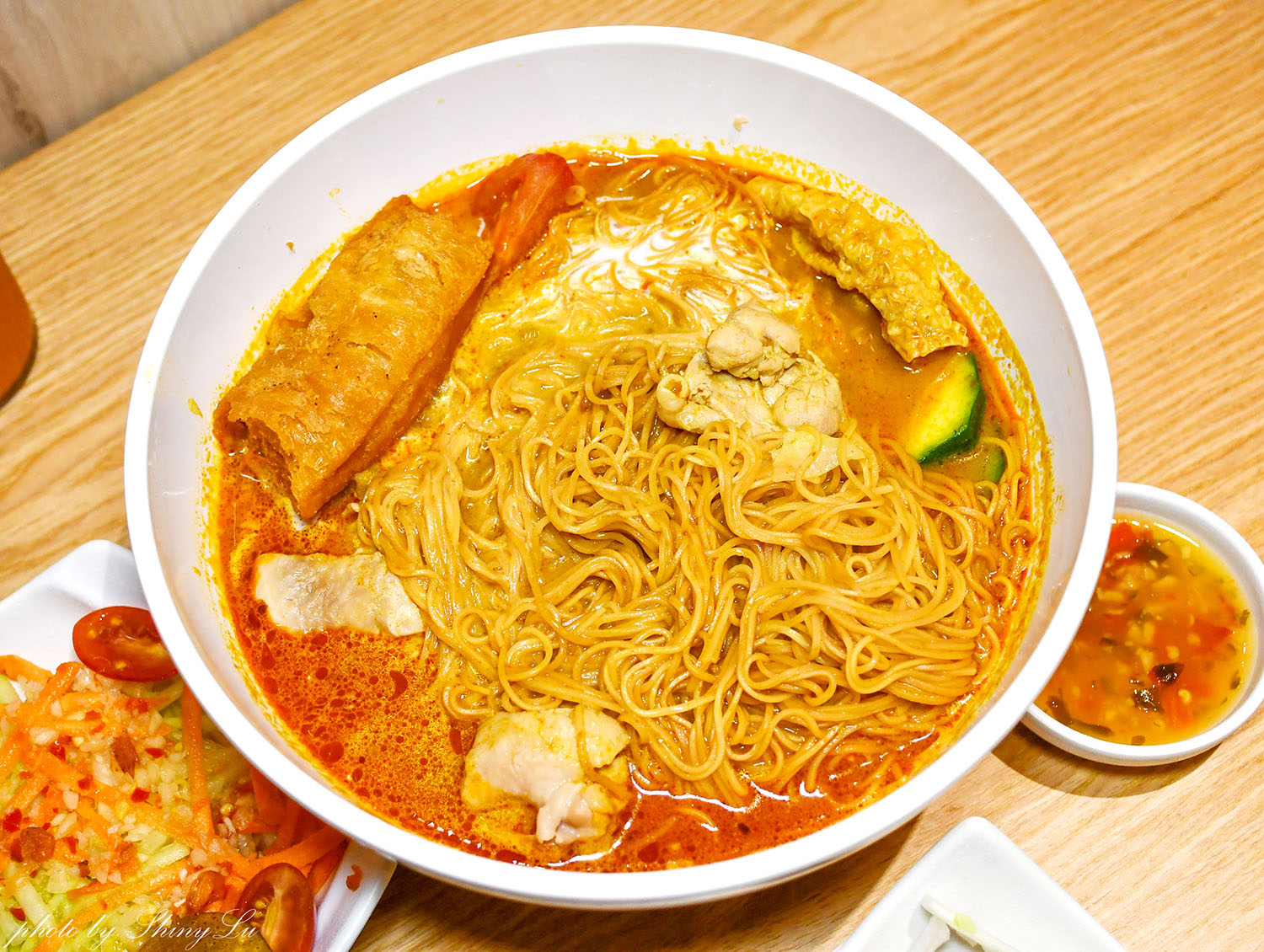 一個人也可以吃泰式！林口長庚美食《香泰迷迷》數十種配料想吃什麼自已搭配