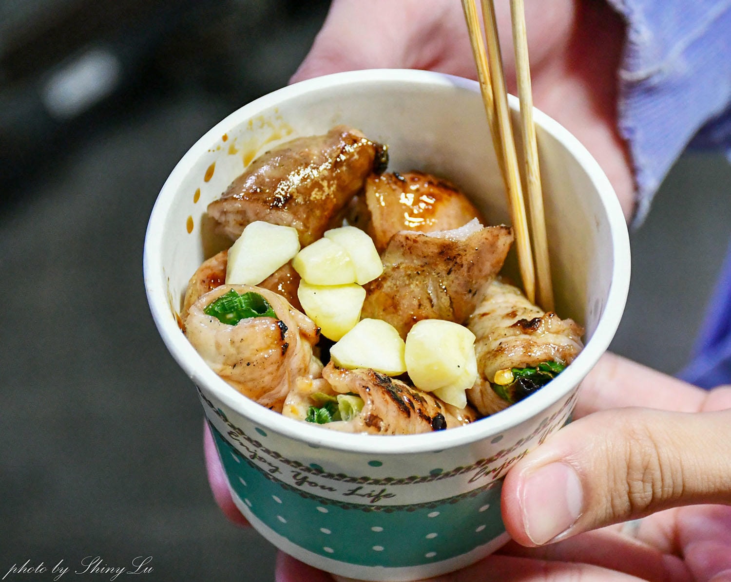 1天只營業3小時【張媽媽香腸肉串】香腸條13元,想吃一定要排隊,基隆宵夜推薦 - 第5張圖 1天只營業3小時【張媽媽香腸肉串】香腸條13元,想吃一定要排隊,基隆宵夜推薦