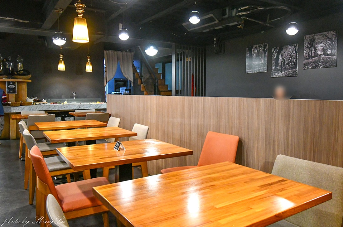宮賞藝術大飯店評論心得，有兒童遊戲室、下午茶、早餐吃到飽，而且客房超級大！高雄親子飯店推薦