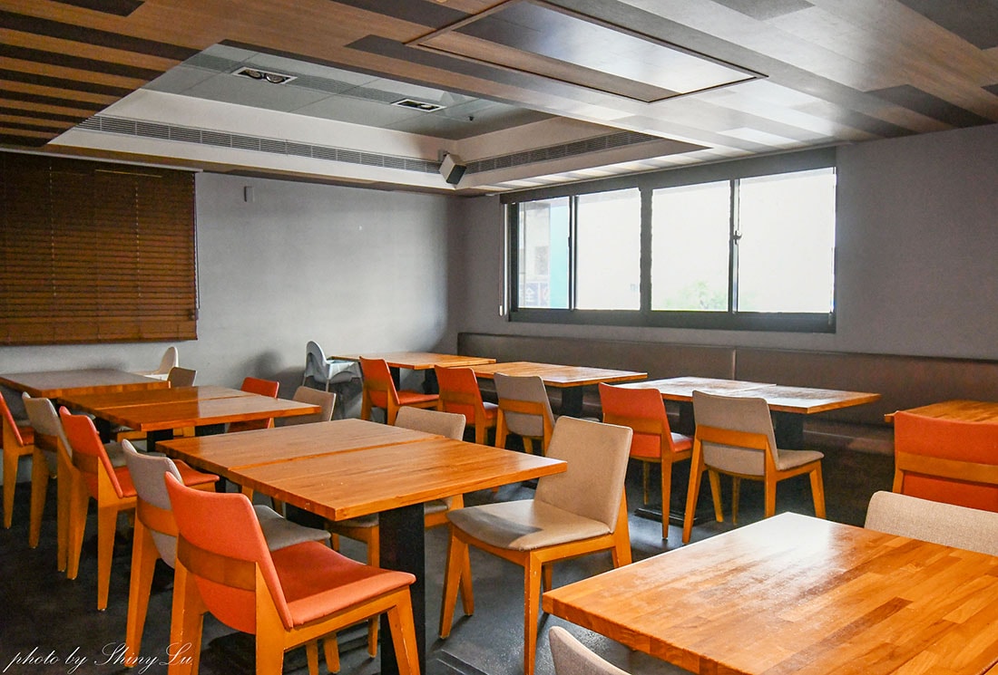 宮賞藝術大飯店評論心得，有兒童遊戲室、下午茶、早餐吃到飽，而且客房超級大！高雄親子飯店推薦