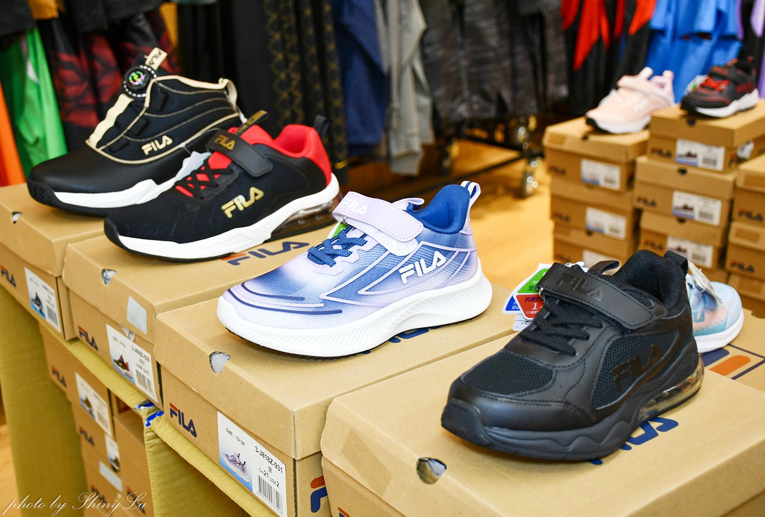 年後出清！東區【Nike運動鞋特賣】二雙1000元起，零碼出清只要990元，FILA下殺五折（可刷卡）王子運動用品特賣