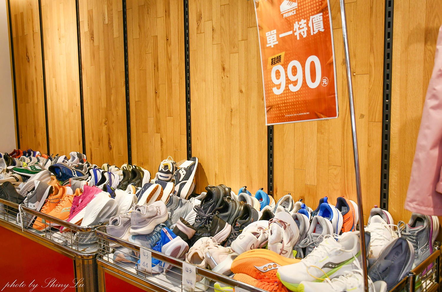 年後出清！東區【Nike運動鞋特賣】二雙1000元起，零碼出清只要990元，FILA下殺五折（可刷卡）王子運動用品特賣