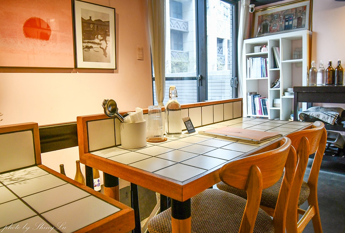 IDK Café & Restaurant，隱身社區大樓，英倫風格林口早午餐/餐酒館