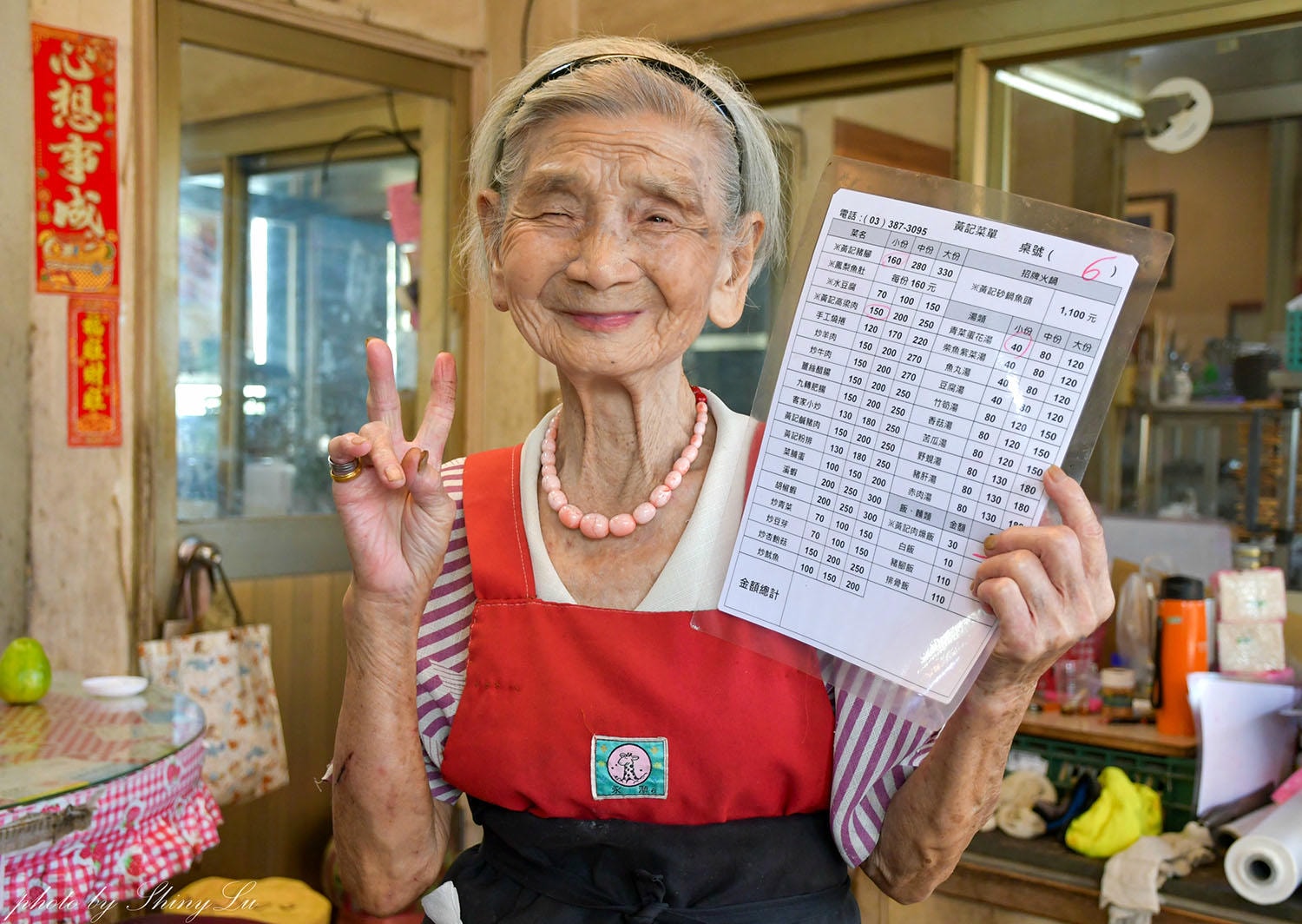 大溪美食推薦│黃記豬腳專賣店│90歲高齡阿嬤超可愛