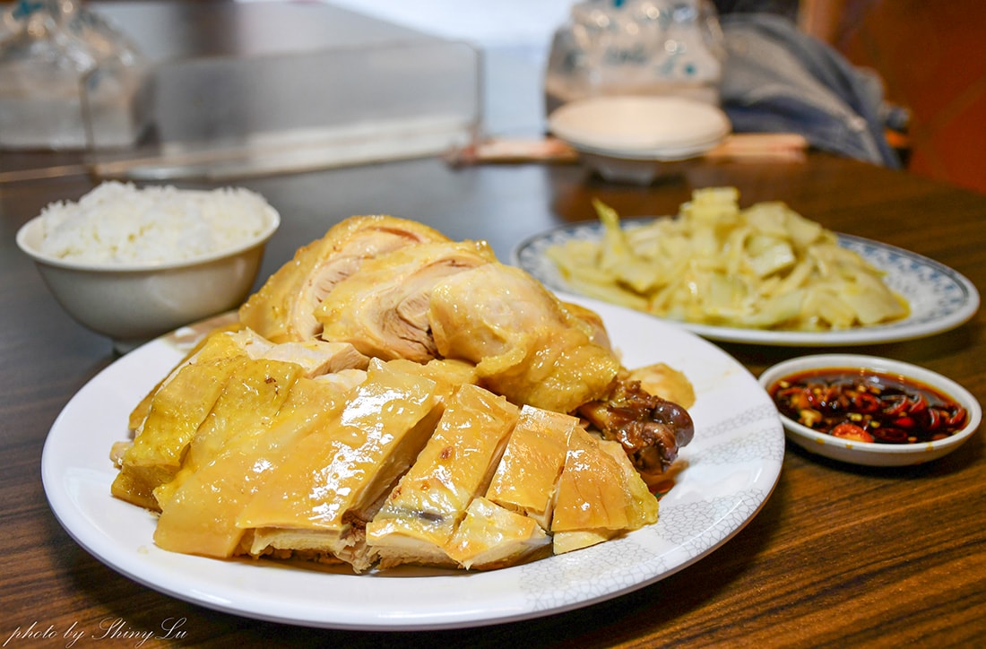 石碇老街美食│福寶飲食店│70年老店│閹雞有夠嫩