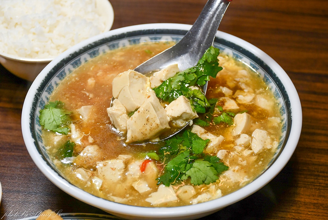 石碇老街美食│福寶飲食店│70年老店│閹雞有夠嫩